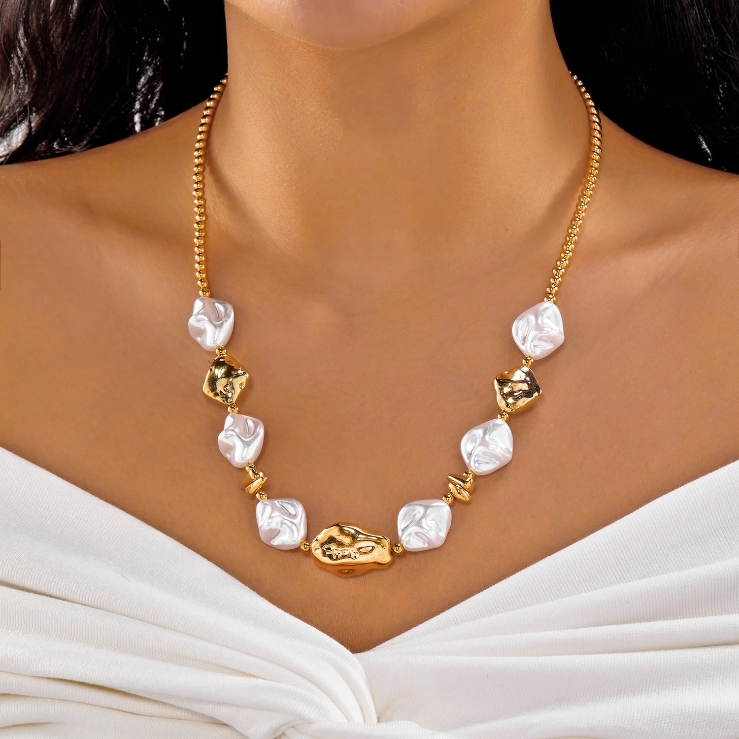Moderne barocke Imitationsperlen-Halskette für Frauen, glitzernde Herz-Gold-Farben-Kette, geschichtete Halskette, Party-Schmuck-Accessoires – Detail 13