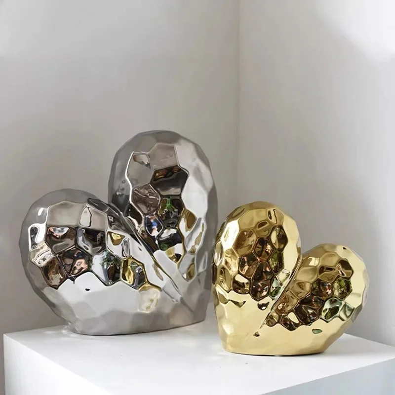 Gold Plated Heart Shape Ceramic Statue Crafts Ornaments Desk Decoration Golden Heart Minimalist Sculpture Modern Home Decor