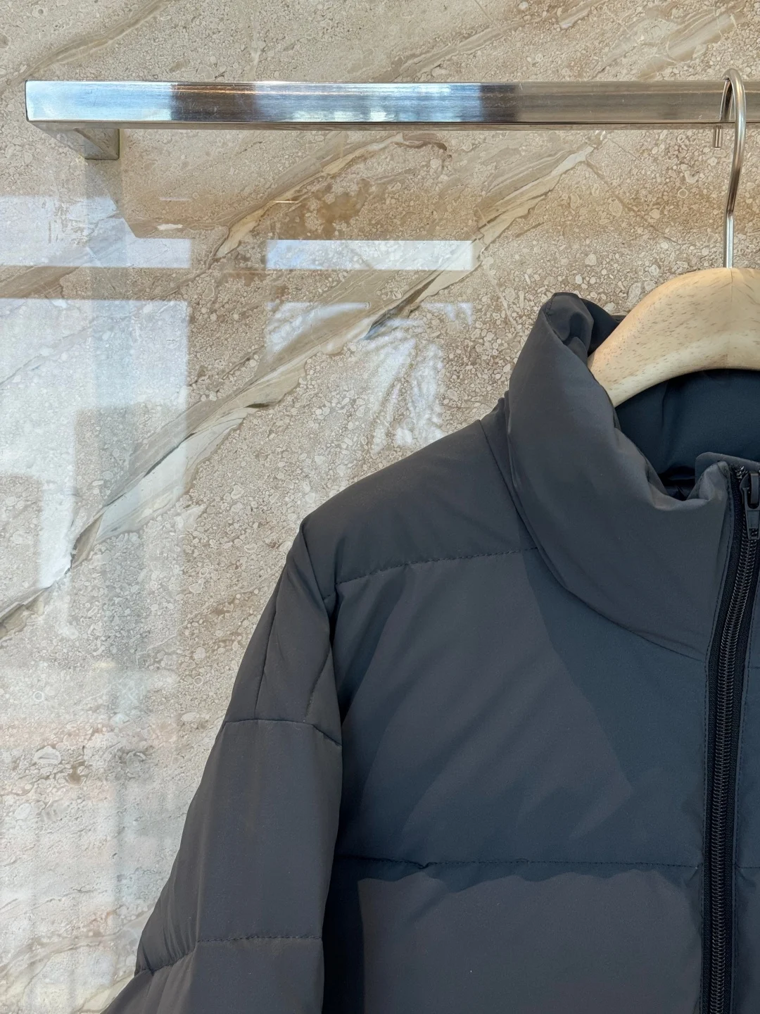 New 2026 Women Dark Gradient Color Short Down Jacket Waterproof Windproof Warm Duck Feather Winter Coats