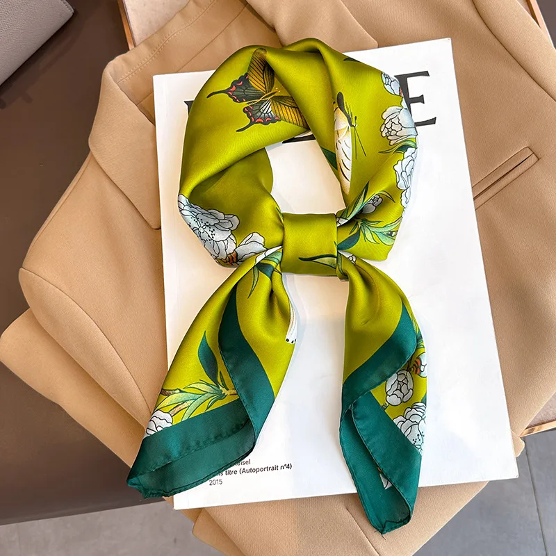 Vintage Green Butterfly Floral Silk Neck Scarf, Small Satin Square Bandana, Elegant Plant Print Thin Necktie Scarf for Women Office Suit Bag Hair Tie Fashion Accessory