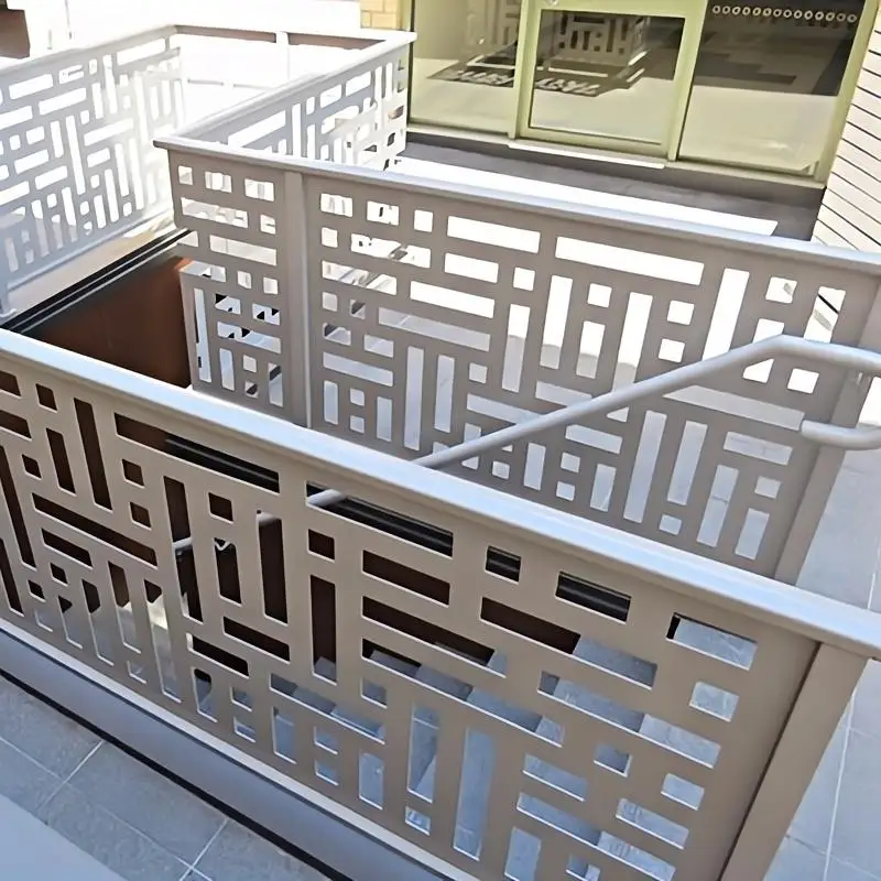 Personalizzazione Ringhiera per ponte in acciaio inossidabile verniciato a polvere Balaustra per scale in alluminio Modello personalizzato ha mangiato ringhiere per schermi con taglio laser