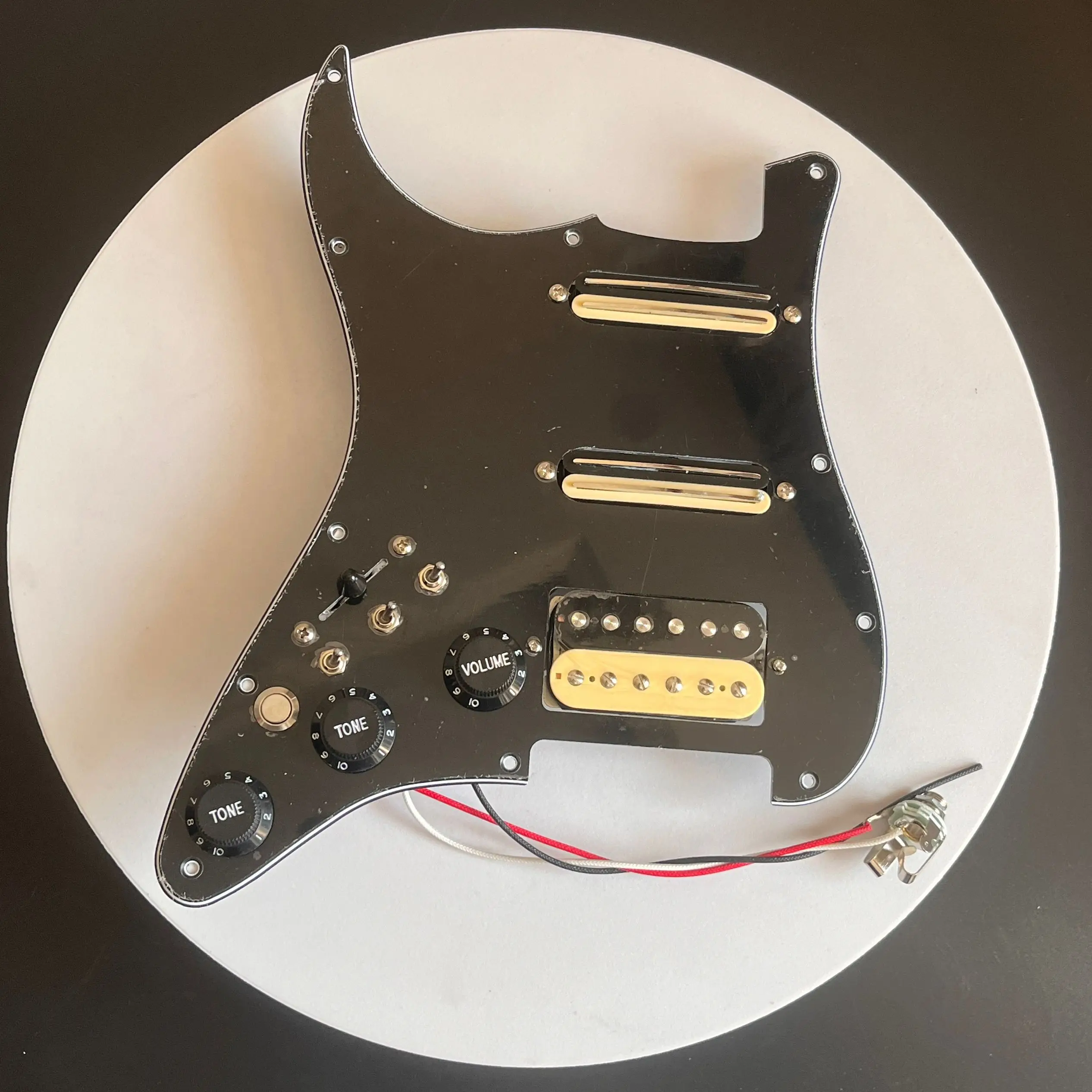 

Left-handed HSS Prewired ST Pickguard Coil Split Guitar Kill Switch Output Mute Switch High Output Pickups Zebra Mini Humbucker