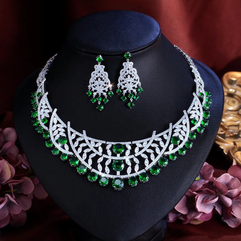 

Emerald zircon necklace and earrings set, luxury jewelry, high-end banquet dress accessories