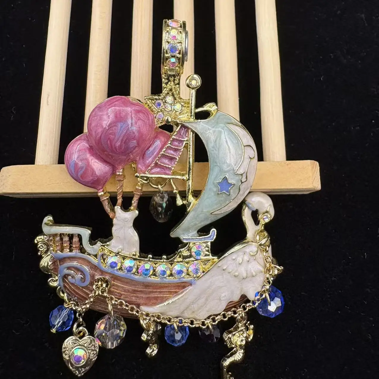 Retro Classic Enamel Medieval Style  Adorned Czech Rhodochrosite Aladdin Lamp  Sailing Shipmagnetic Pendant Necklace - view 3