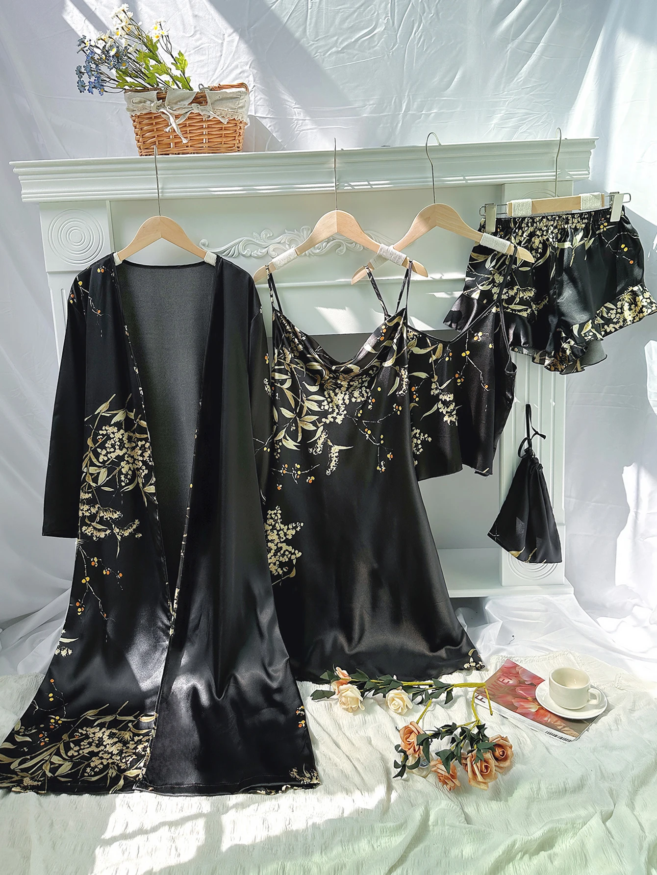 

Модный женский пижамный комплект из 5 предметов с вишнёвым принтом: роскошный халат с V-образным вырезом, ночная рубашка, повседневная и комфортная домашняя одежда для лета