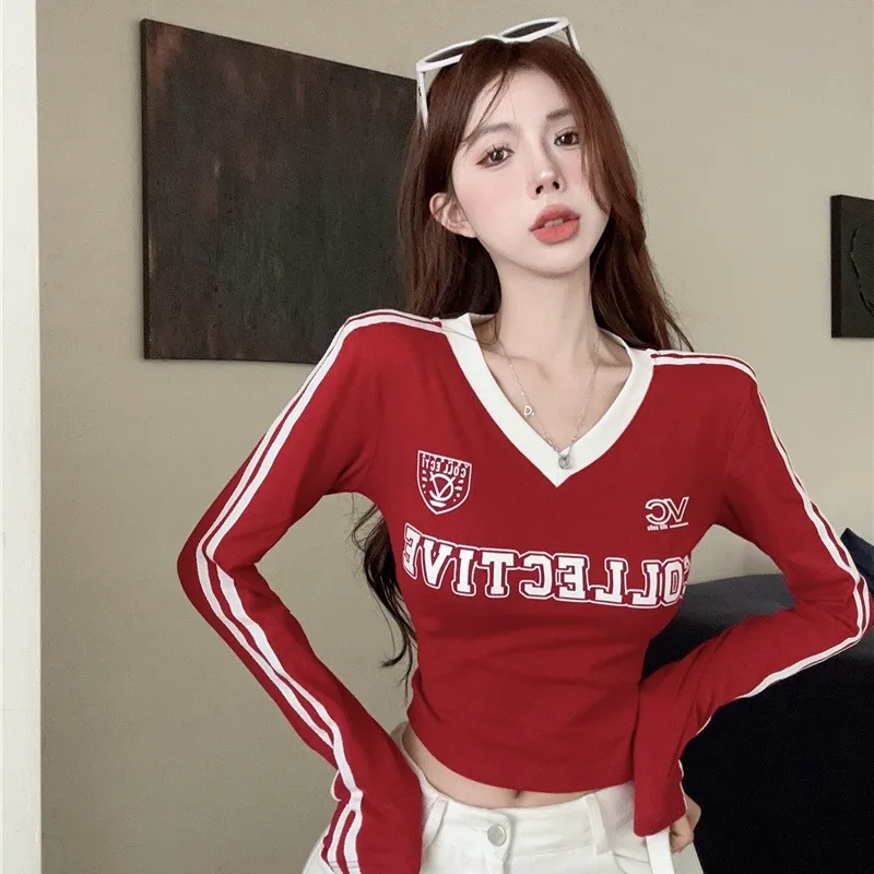 

Sexy American Retro Letter Print Design Slim Fit V-Neck Short Top for Women Base Shirt Autumn New Style Body Shaping