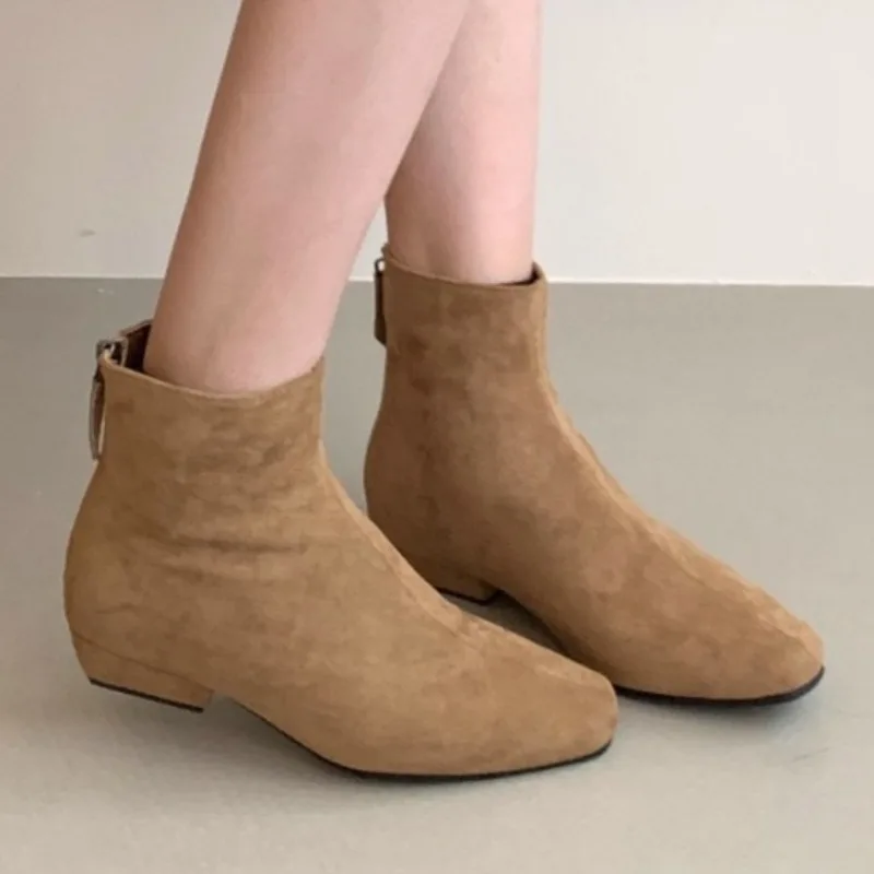 2025 العلامة التجارية الجديدة المرأة حذاء من الجلد غير رسمي موضة بلون الجلد المدبوغ حذاء من الجلد العلامة التجارية مصمم الشتاء أحذية تشيلسي عالية الجودة