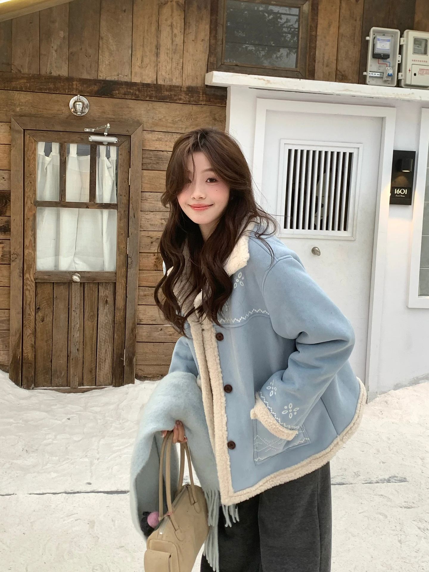 

Корейская шуба из ягненка с вышивкой и воротником-стойкой из натуральной кожи и меха Long Sve Thiened, женская куртка средней длины