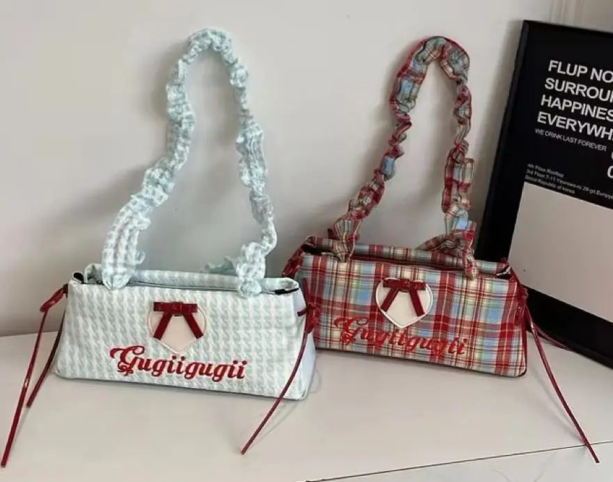 

Red Plaid Shoulder Bag Women's Fashion Retro Underarm Bag Large Capacity Commuter Bag Simple Trend