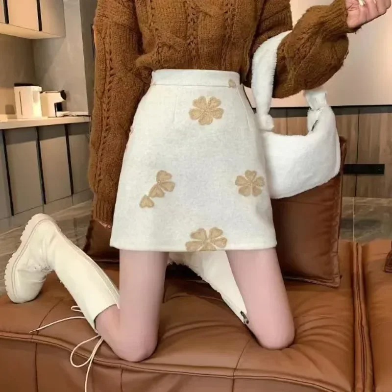 Women Woolen Embroidery Floral Mini Skirt High Waist Slim A Line Casual Short Skirt
