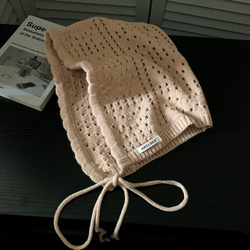 Nischen-Balaclava-Mütze in Unifarben mit Hohlstickerei, Damen-Herbst- und Wintermütze, Koreanischer Stil, Warmer Ohrenschutz, Bomber-Mütze mit Riemen – Detail 5