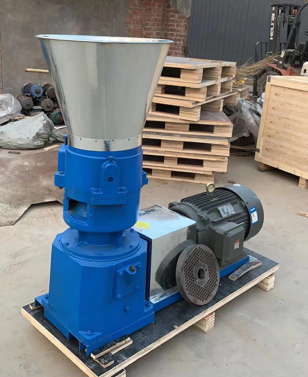 Feed Processing Machine To Make Chicken Animal Poultry Food Used In Small Farm