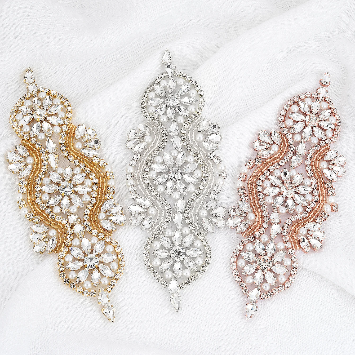 

(30PCS) Wholesale customized rhinestone applique patch iron on sew on for dress WDD0040