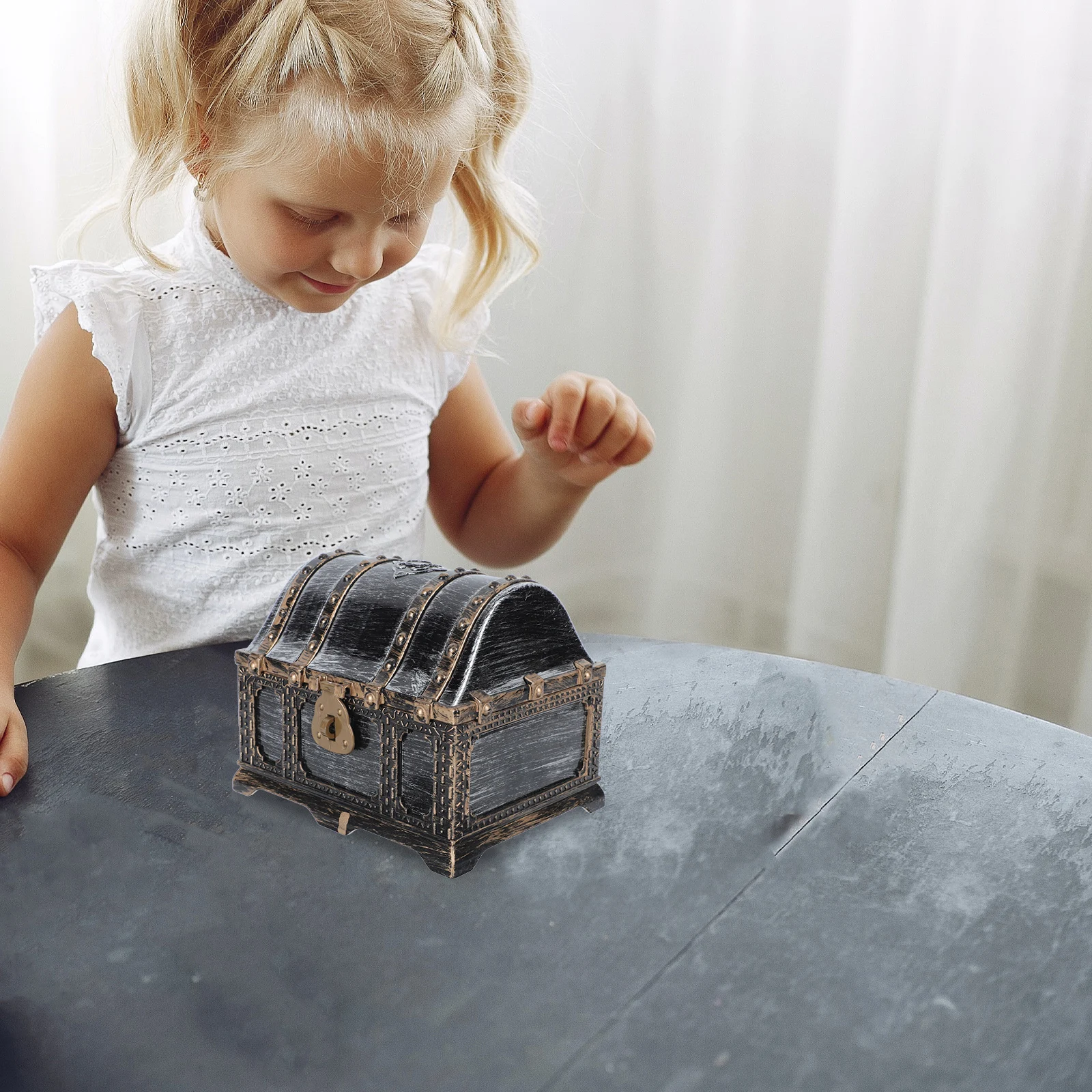 

1Pcs Pirate Treasure Chest Children's Plastic Multiuse Storage Box Candy Jewelry Pirate Treasure Boxes Children Toy