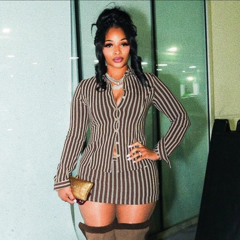 

2026 Spring New Retro Trendy Contrast Striped Long Sleeve Collar Top and Hip Hugging Short Skirt Two Piece Set for Women