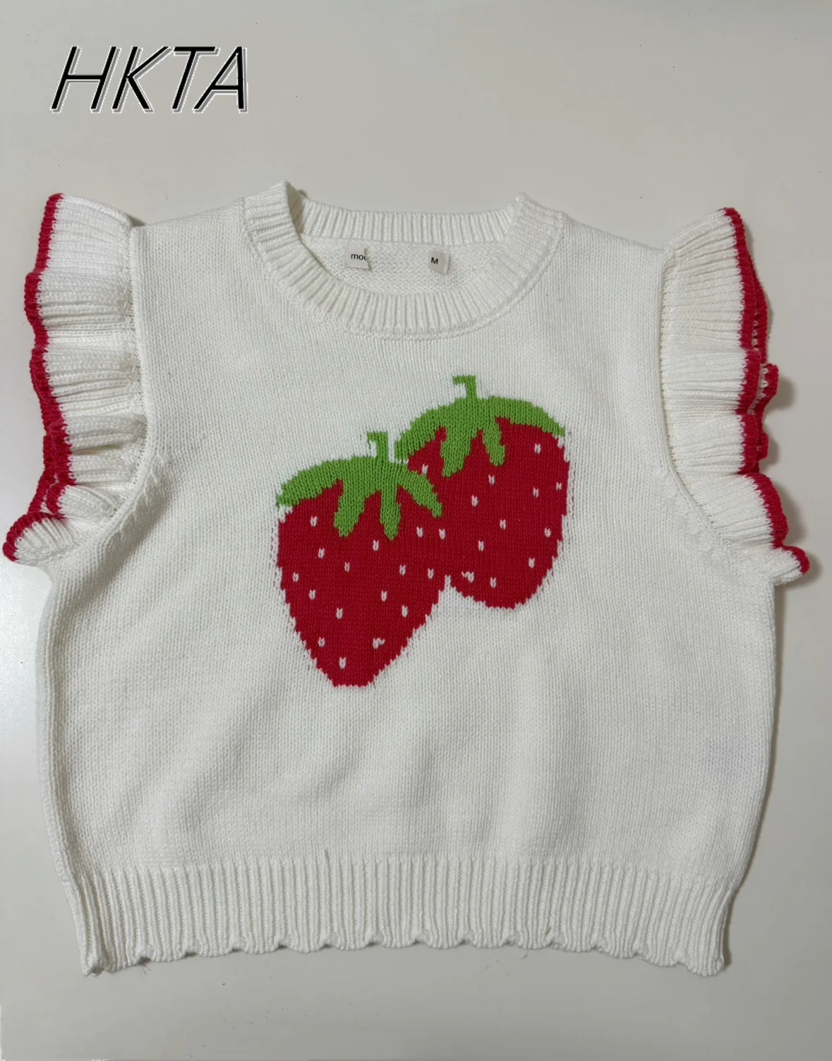

Japanese flying sleeve round neck color matching tank top women spring new sweet cute lace strawberry knitted white tops girl
