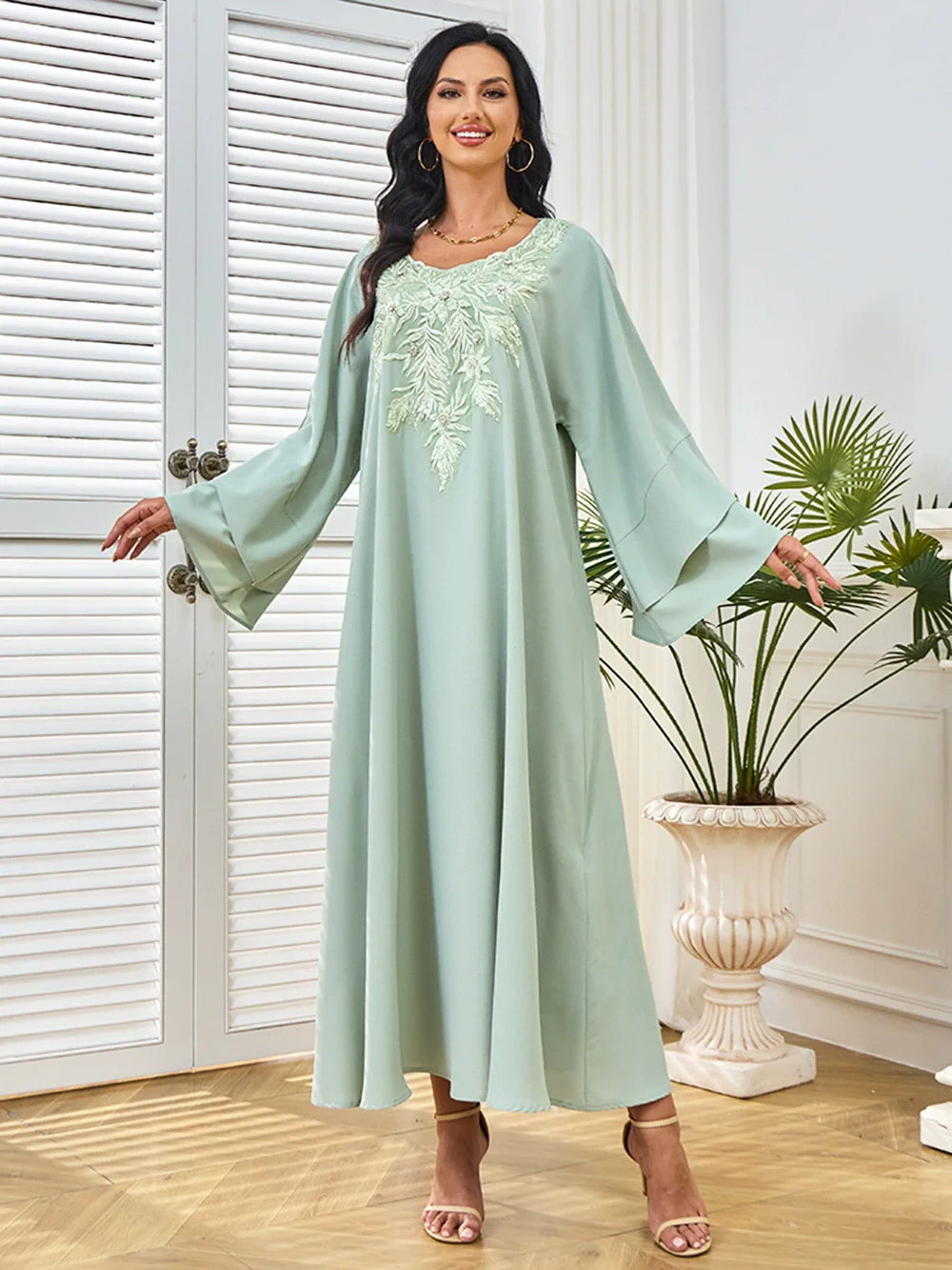 

Ближневосточная мусульманская женская одежда, новый воротник из бисера, цветочная мода, одежда в Дубае, вечернее платье, халат, платье Абаяс