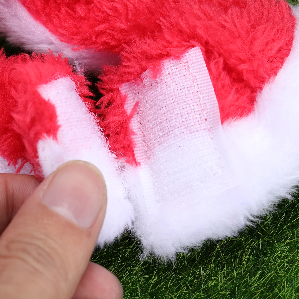 

Autumn And Winter Pet Santa Hat Has Small Dog Hats for Ups Kitten Christmas Outfit