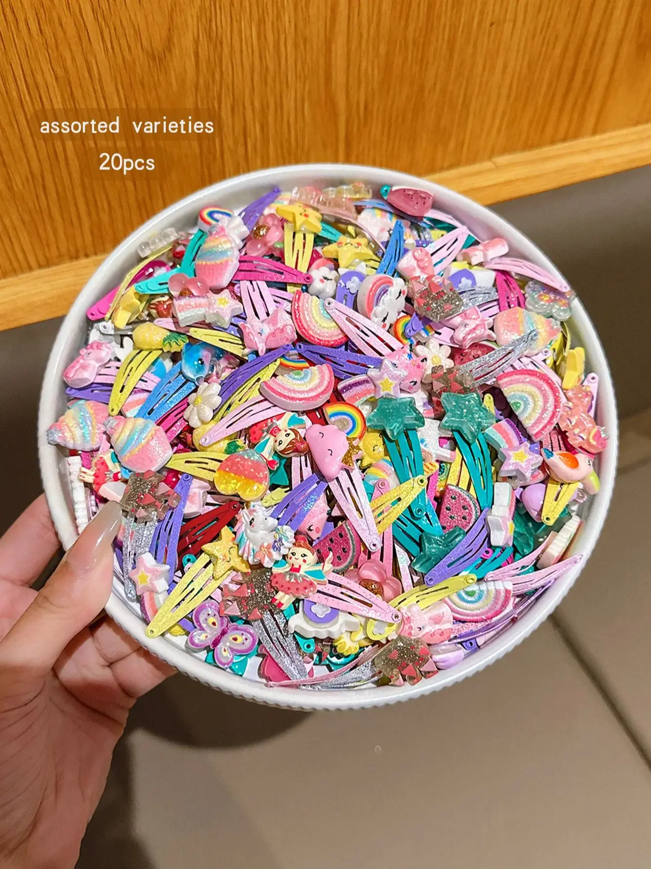 20 styles d'accessoires pour cheveux à clip BB de dessin animé aléatoires adaptés à un usage quotidien