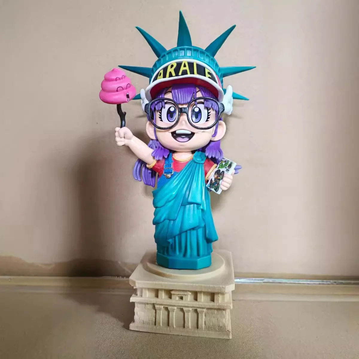 Dragon Ball Anime Statue: Arale in Statue of Liberty Style Figure Model