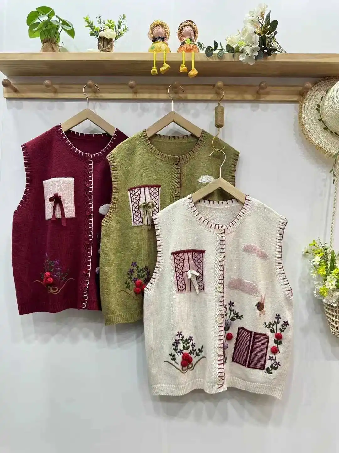 Autumn New Sweet Preppy Style Embroidered Sweater Vest Women Single Breasted Sleeveless Tops D152