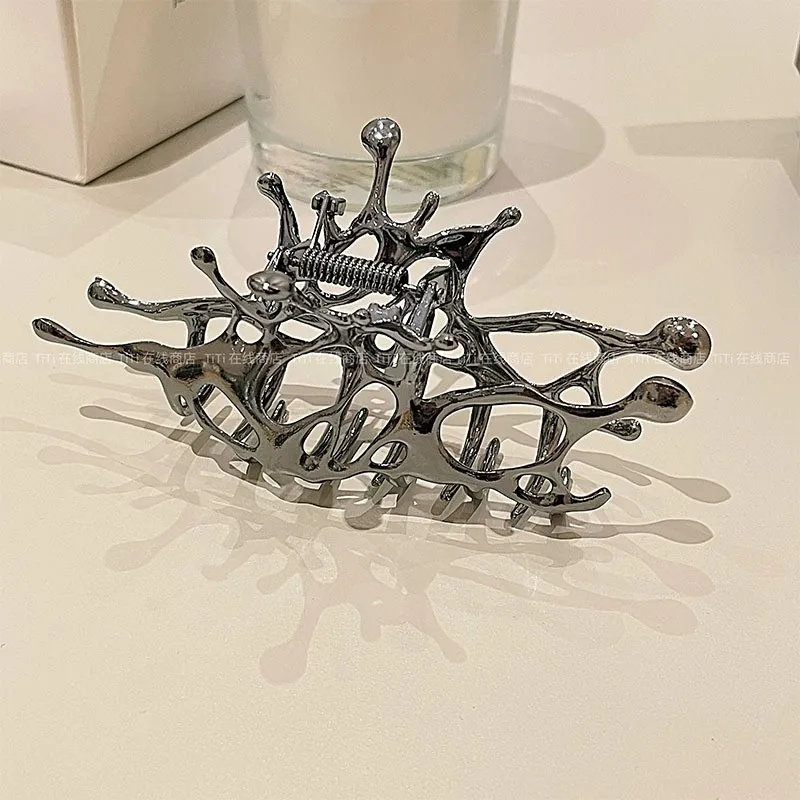 2024 fermaglio per capelli da donna in metallo cavo geometrico cucchiaio posteriore alla moda nuovo Versatile Clip di squalo accessori per capelli