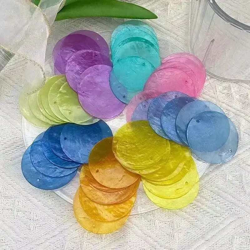 Coquilles de Capiz blanches de 5 cm à deux trous pour la décoration, les carillons éoliens et les accessoires de bijouterie DIY