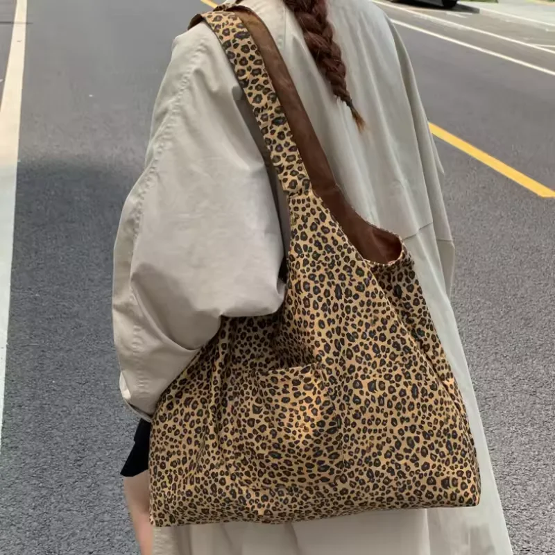 Large Capacity Leopard Print Hand Shopping Bag Women's Daily Folding Handbag