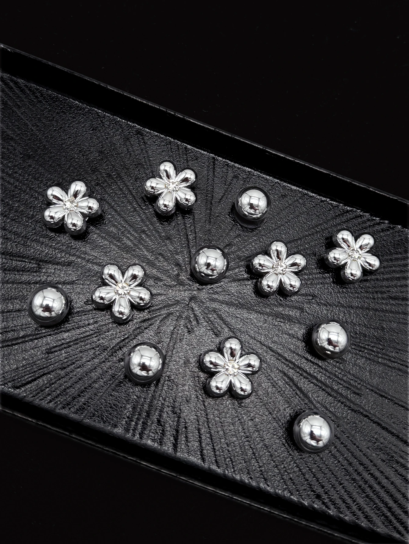 12 pieces of silver dot diamond flowers, ABS pearl shoe buckle DIY decoration, women's sandals, slippers, beach bag multi-functi