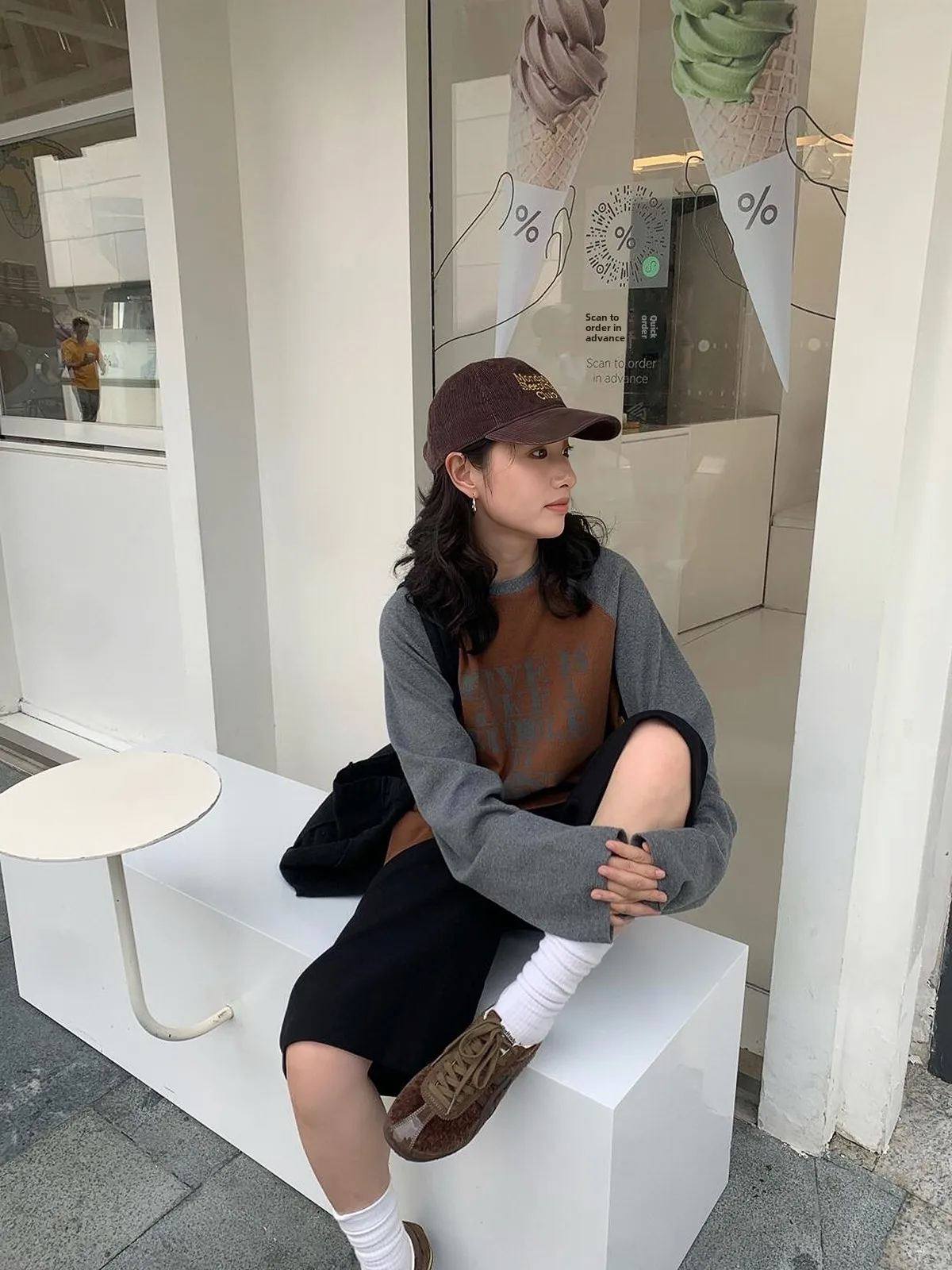 Sakura Retro Coffee And Grey Print Letter Long Sleeve Loose Women's T-shirt Casual Shoulder Insert Design Cotton Top