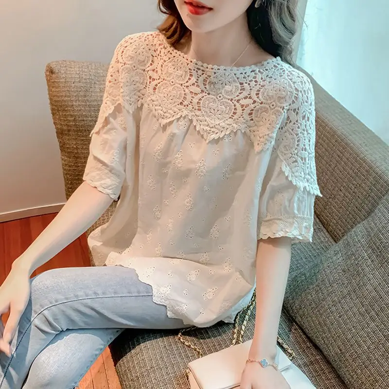 

2023 New Summer Fashion Round Neck Lace Jacquard Hollow Short Sleeve Top Casual Loose Simple Solid Color Versatile Shirt