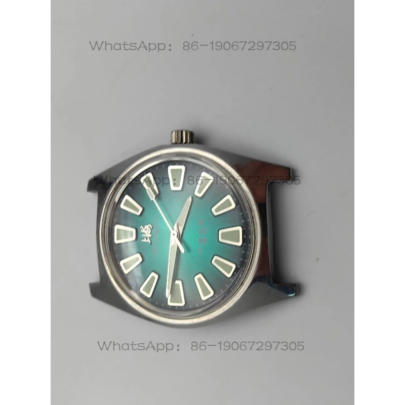 

Old Shanghai 7120 Large Wide Scale Green Disc Watch with Nostalgic Collection Sentiment Manual Strip Up