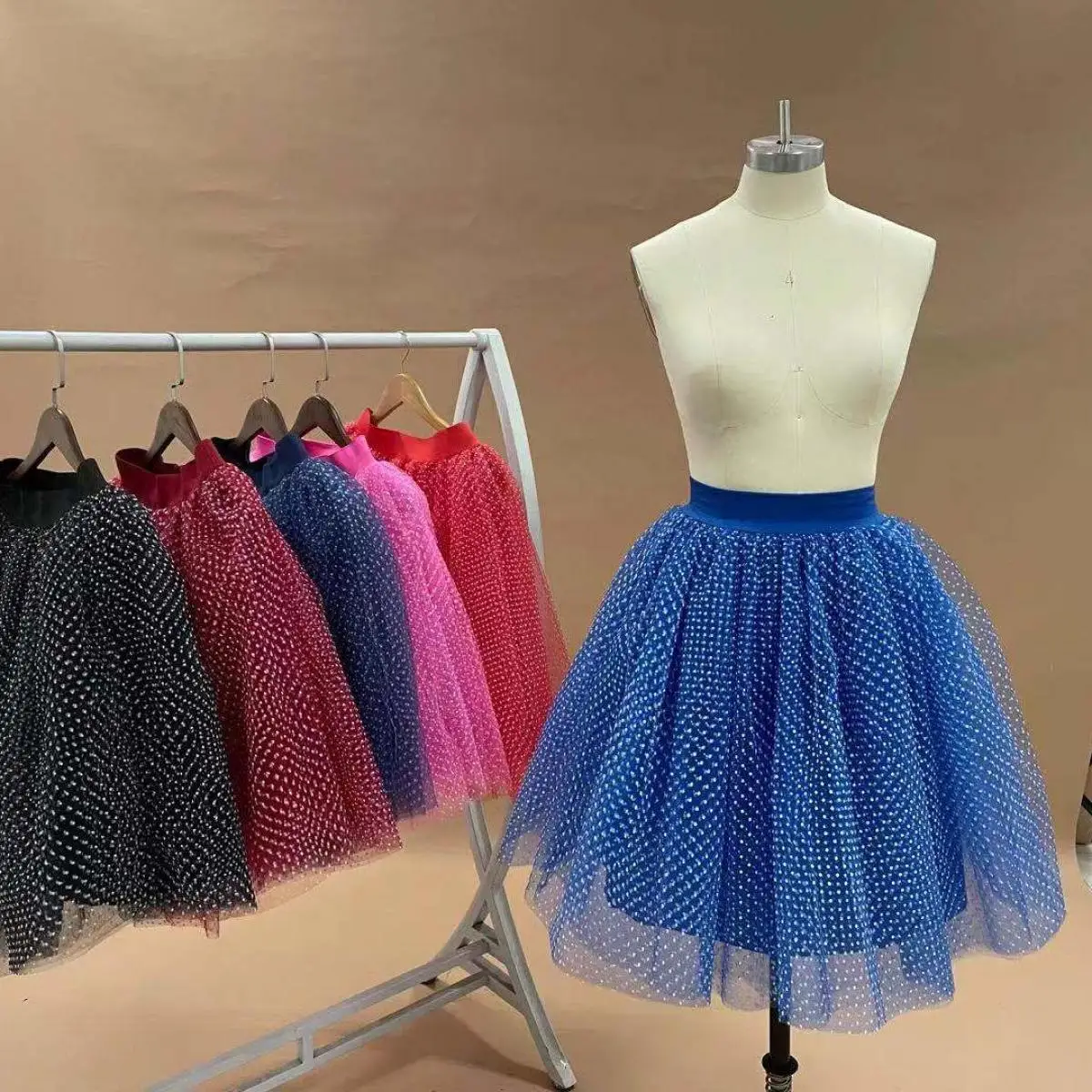 

Женская многослойная юбка-пышалка из фатина с точечным узором для Хэллоуина, Рождества, выпускного вечера, вечеринки, цвет розово-красный