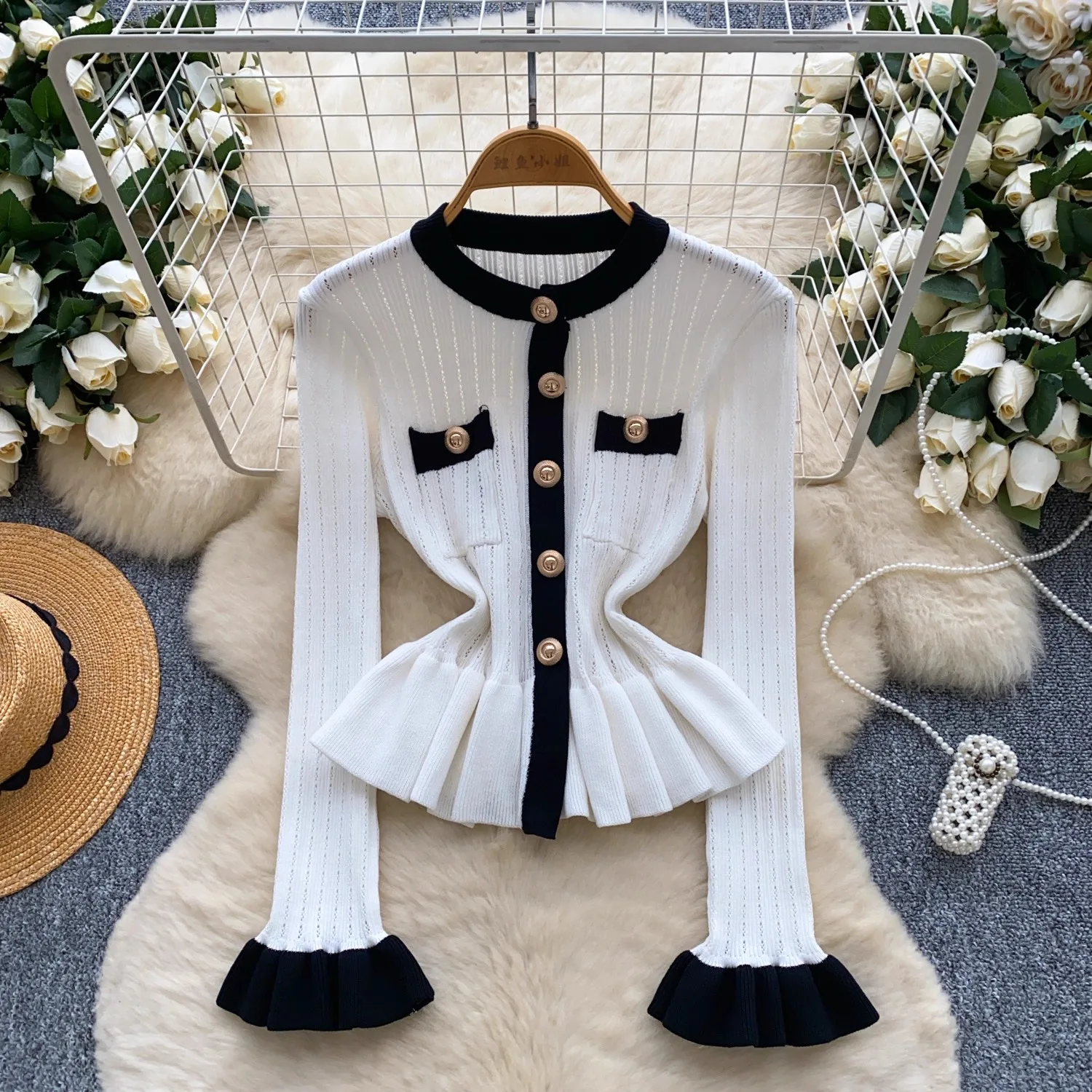 

YuooMuoo Brand Fashion Vintage Ruffled Knitted Tops French Style Metal Buttons Long Sleeve Pullover Sweaters Elegant Lady Shirt