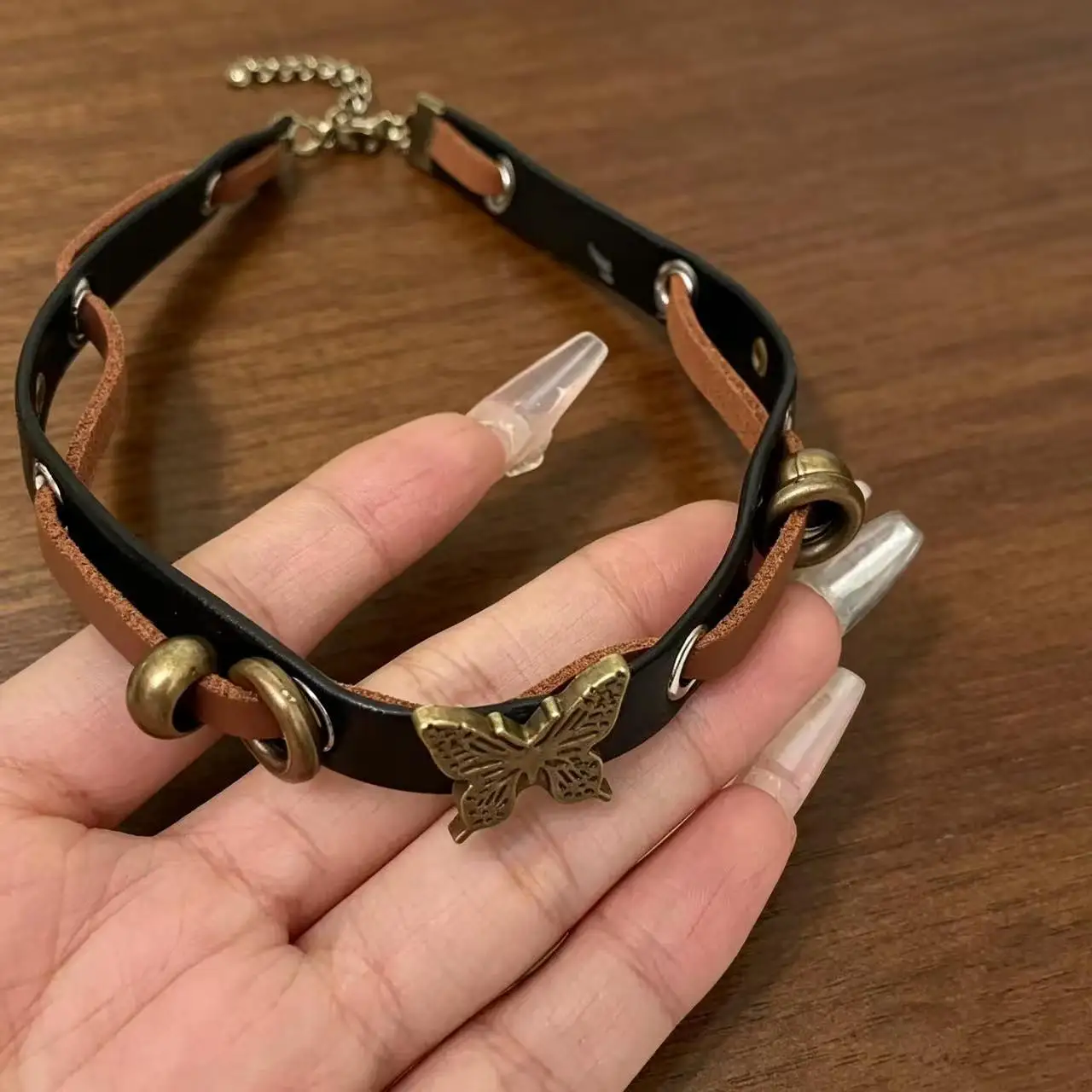 Punk Suburban design style  Temperament Diva Y2K style National style  Butterfly Double-layer Leather Alloy Collar chain