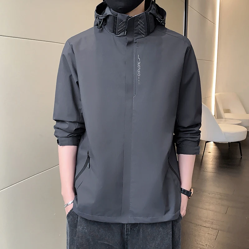 Men's Autumn Mountaineering Jacket Windproof Waterproof  Casual Oversize Outdoor Coat with Detachable Hat for Spring autumn