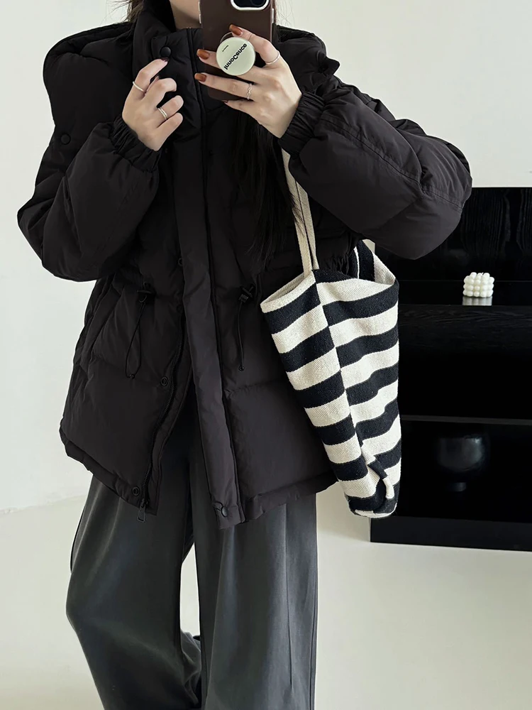 Piumino invernale di media lunghezza con cappuccio a sbuffo Piumino da donna con coulisse in vita Piumini d'anatra bianchi Capispalla Parker con cerniera calda femminile