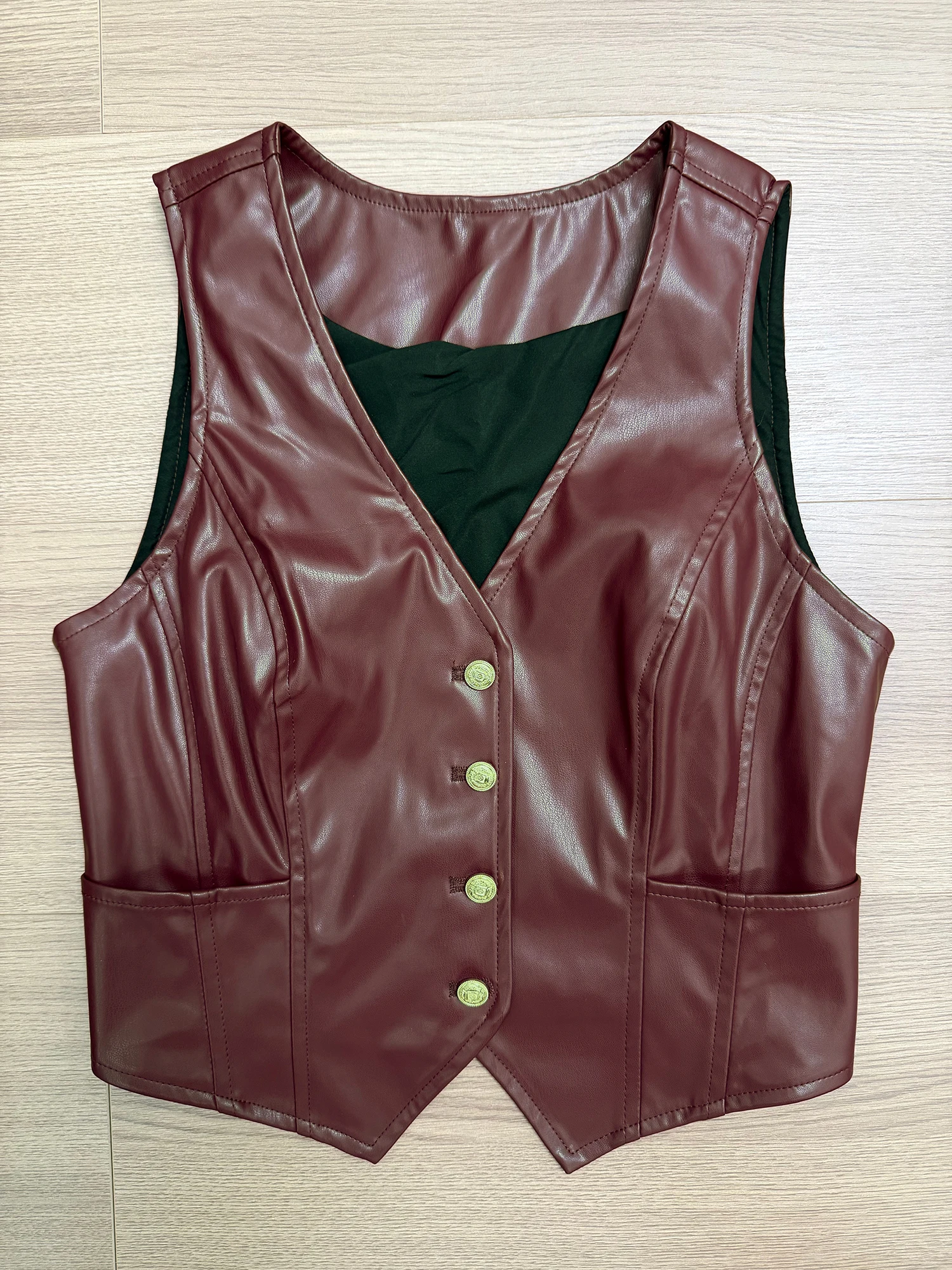 سترة نسائية من الجلد الصناعي المطاطي مع حزام وجيوب - قطع علوية نحيفة ذات صدر واحد ذهبية اللون ورقبة على شكل حرف V، مرنة ومريحة #4