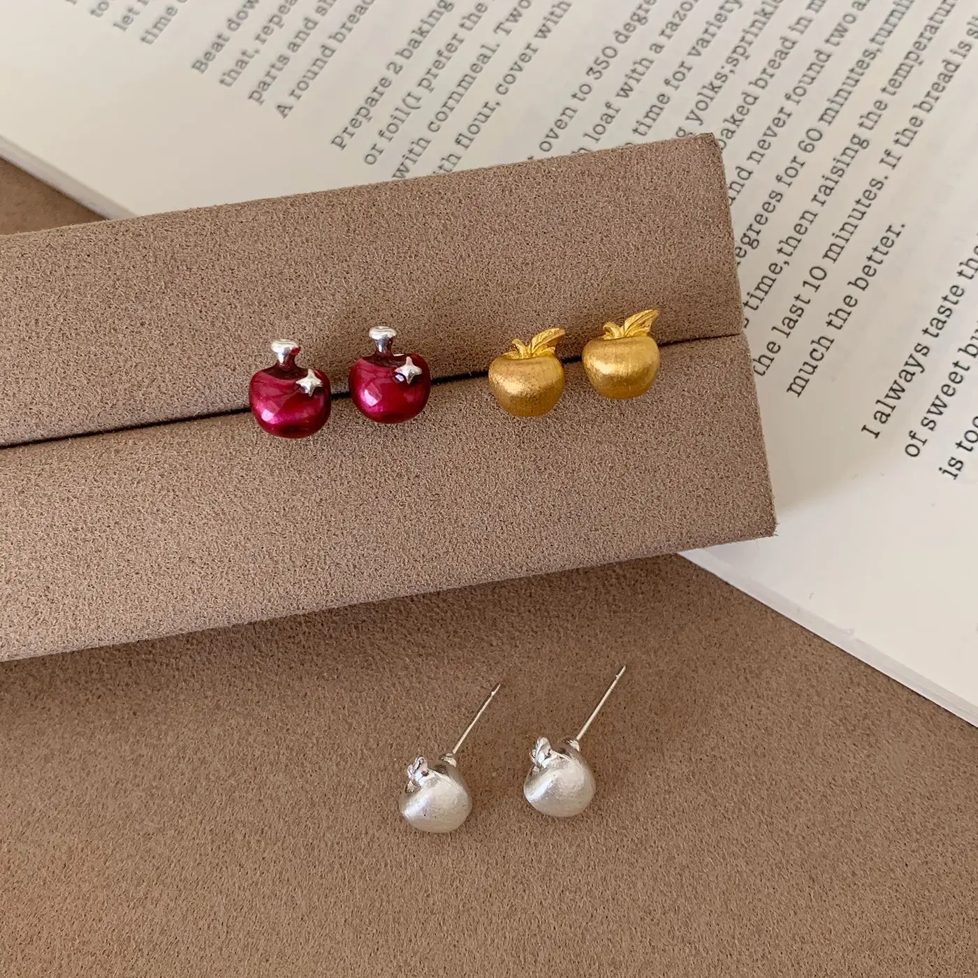 Unique Drawn Texture Gold Silver Red Apple Stud Earrings Women Silver Needle Design Compact Minimalist Stylish Versatile Earring