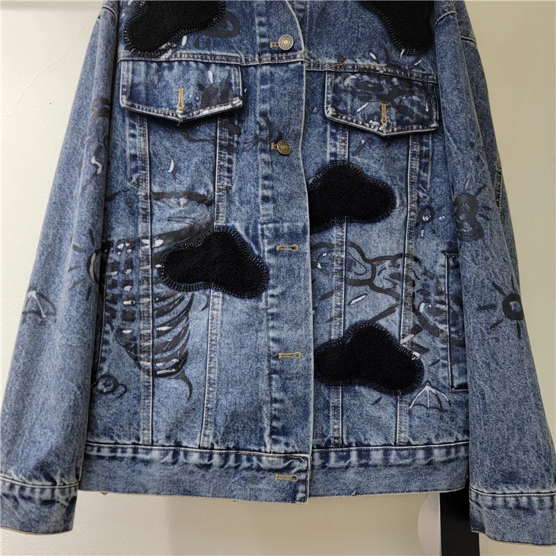 Frühling Hand Bemalt Graffiti Druck Denim Jacke Wolke Patch Patchwork Frauen Casual Revers Langarm Jeans Jacke Streetwear