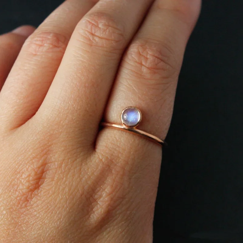 European-style creative round moonstone ring, plated with 14k gold, geometric shape triangular ring accessory for women