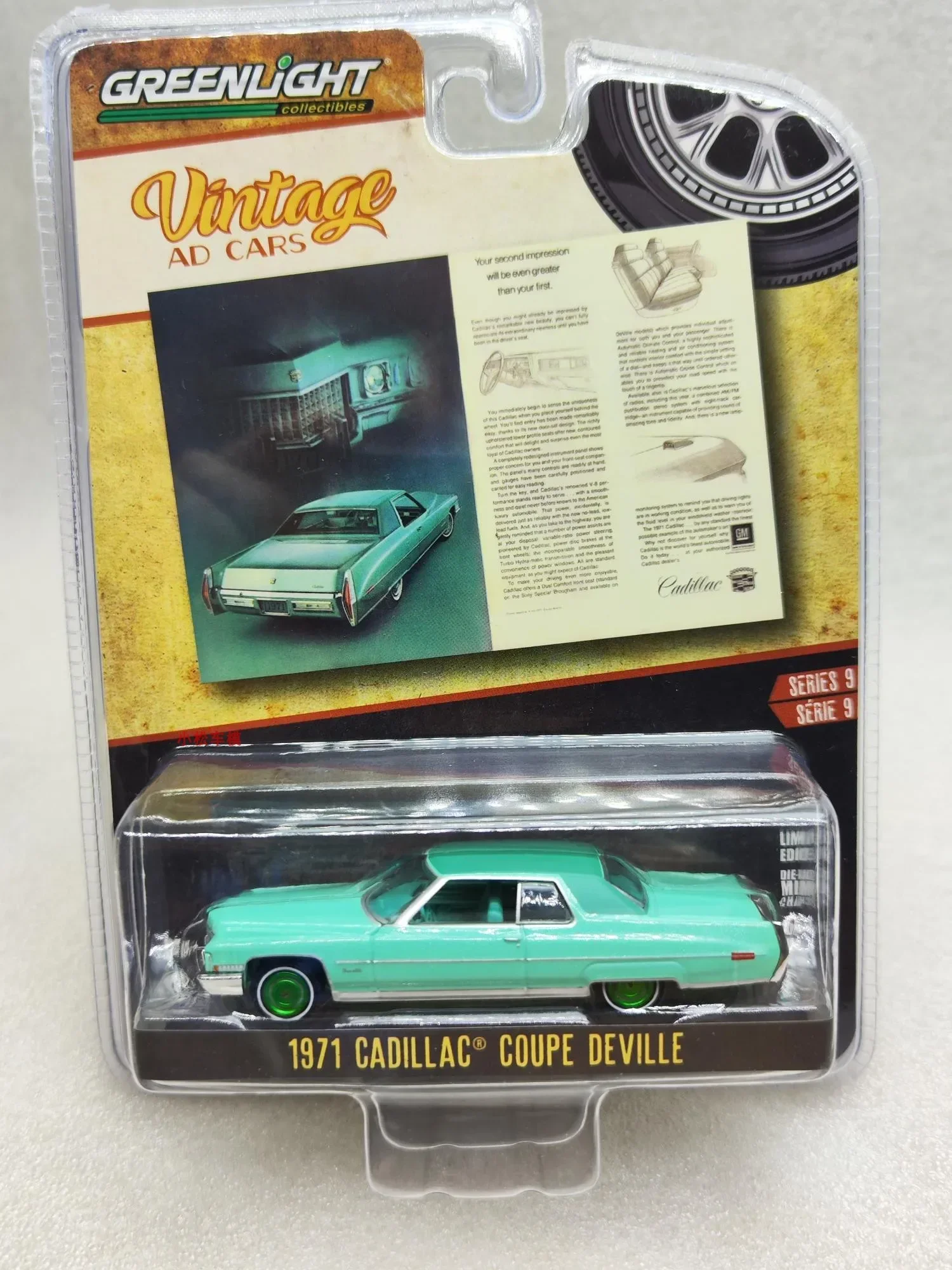 1:64 Ретро рекламная серия автомобилей 9-1971 Cadillac Coupe deVille Green Edition, коллекция моделей автомобилей из сплава, подарочные украшения