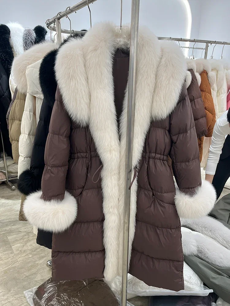 2024ฤดูหนาวใหม่แฟชั่นธรรมชาติBig Fox Fur Coat Goose Down Jacket Parkasยาวหรูหราปักเป้าแจ็คเก็ตเสื้อผ้าผู้หญิงขายร้อน