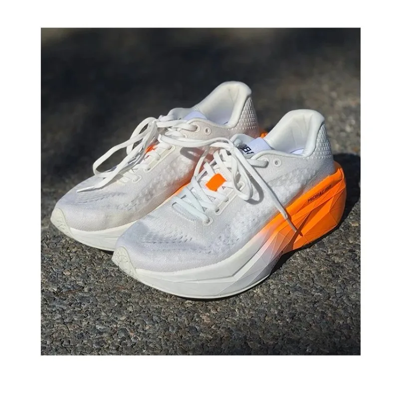 

Горячая новинка 2026: Дизайнерские кроссовки для бега для мужчин и женщин с карбоновой подошвой – рекомендуемые спортивные кроссовки