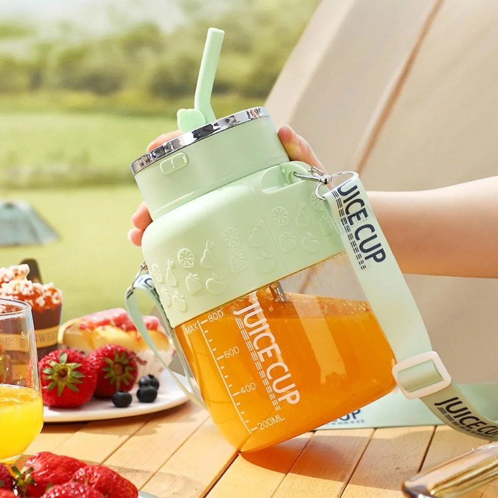 800 ML Portable Juicing Bucket with Straw and Strap Long Battery Life Juicer Cup Wireless Large Capacity Fruit Blender Cup