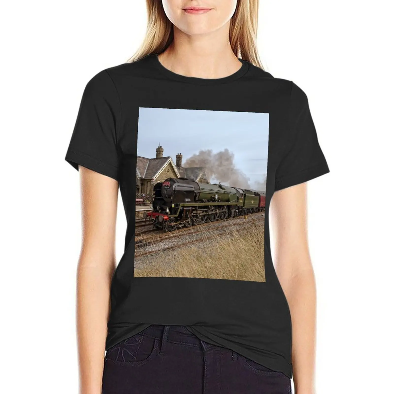 Steam train over Yorkshire moors T-Shirt vintage clothes sweat Women's summer blouses 2024