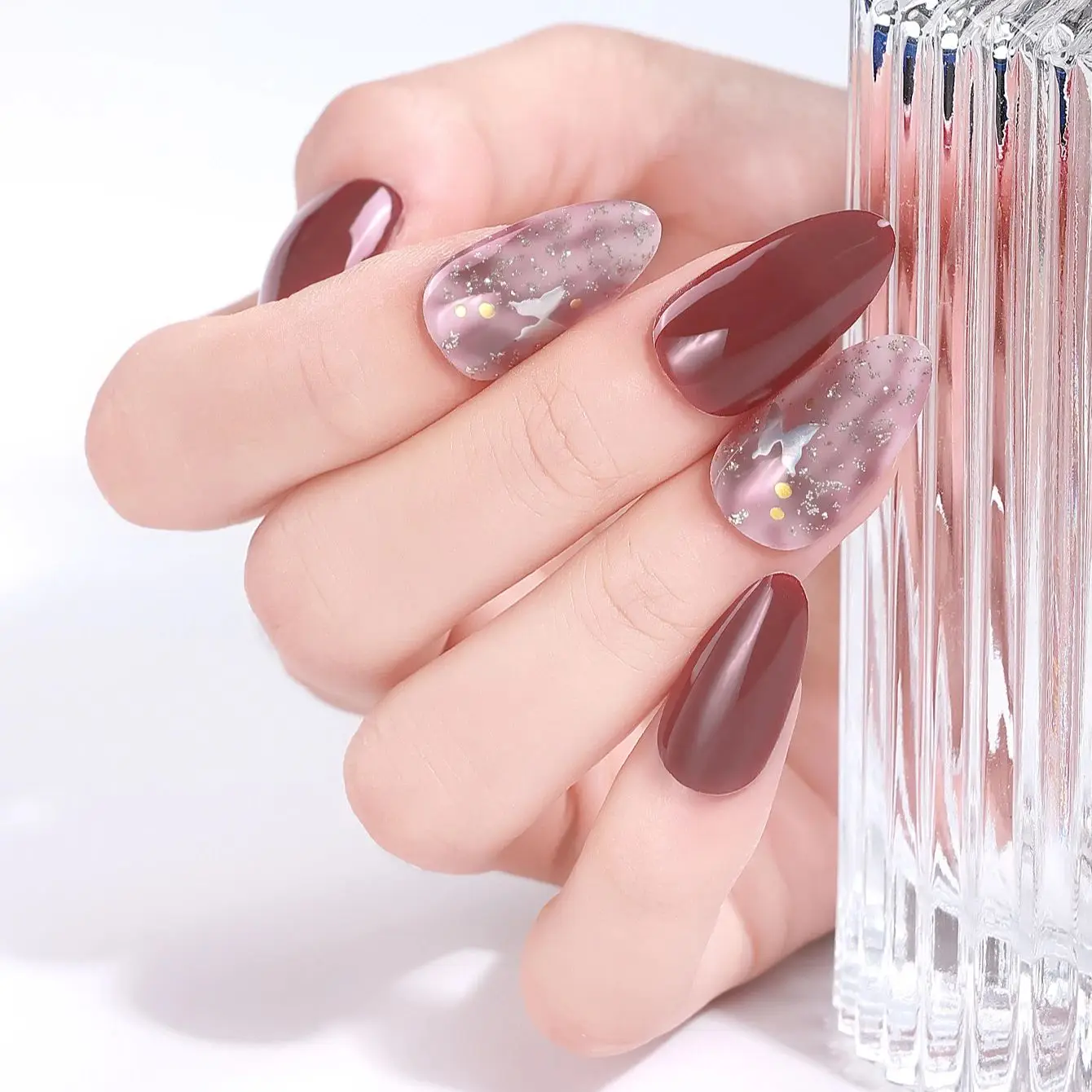 16 Tipsów Błyszczące Półutwardzone Żelowe Paski do Paznokci Świecące Motyle Trwałe Samoprzylepne Żelowe Naklejki na Paznokcie Pełne Pokrycie UV