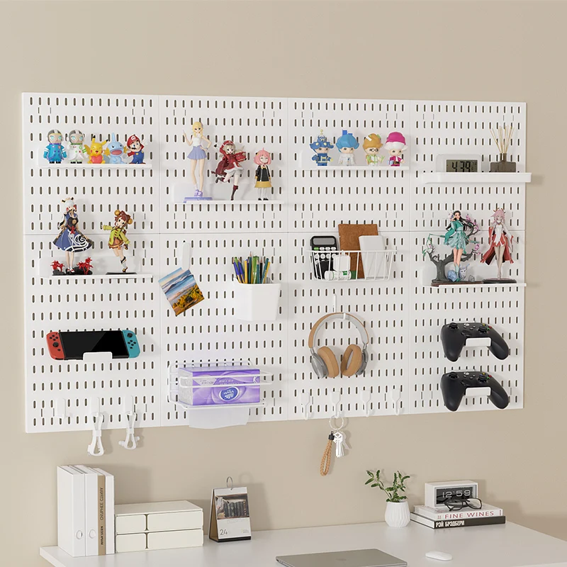 Multifunktionales, an der Wand montiertes Stecktafel, dick gebaut, speichert Haushaltsgegenstände und doppelt als Präsentationsständer.