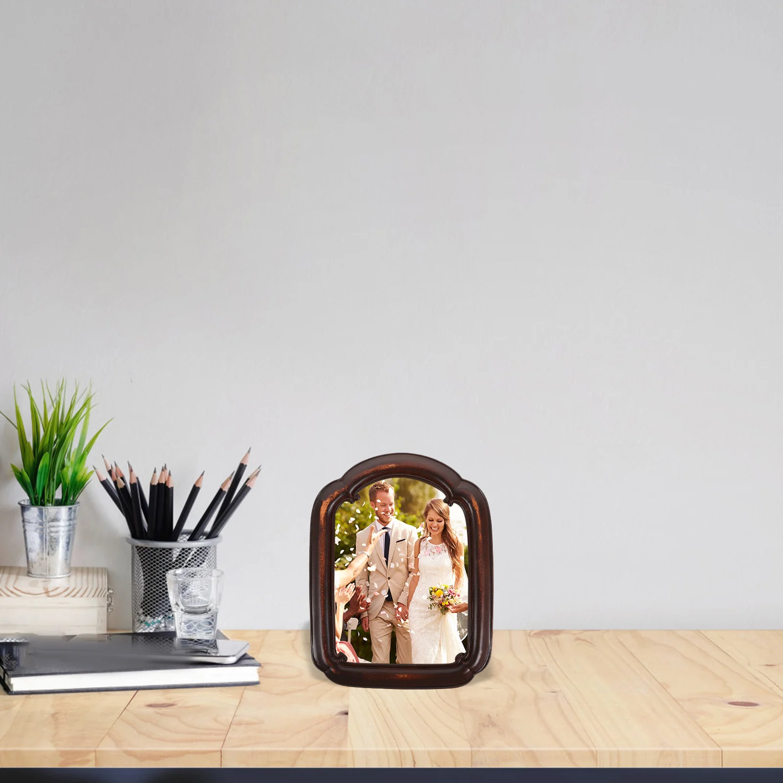 

Background Wall Hanging Picture Frame Vintage Resin Photo Frame For Desk Decor Small Retro Display Style