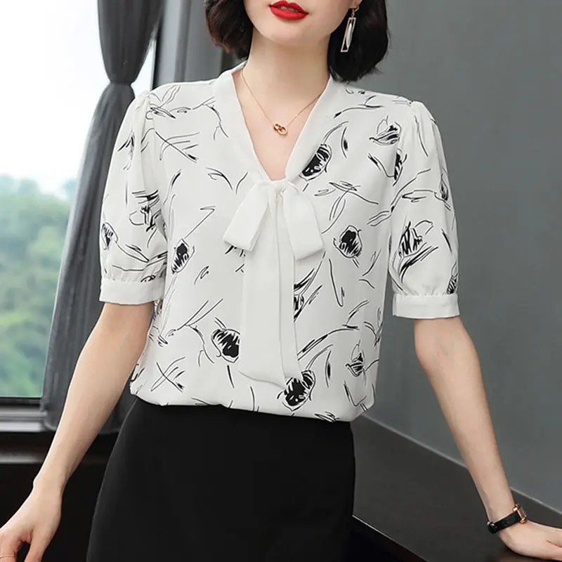 Chemise en mousseline de soie florale pour femmes d'âge moyen, à la mode et à la mode, avec nœud, banderole, manches courtes, nouvelle collection
